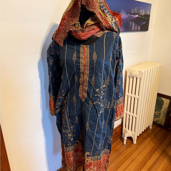 Other - Blue & Rust Embroidered Ethnic Tunic with Scarf
